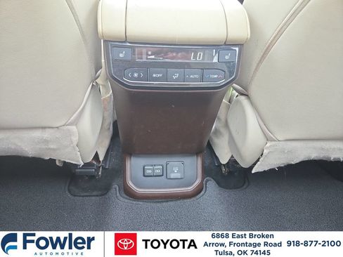 Used 2022 Toyota Highlander Platinum AWD/4WD image 12