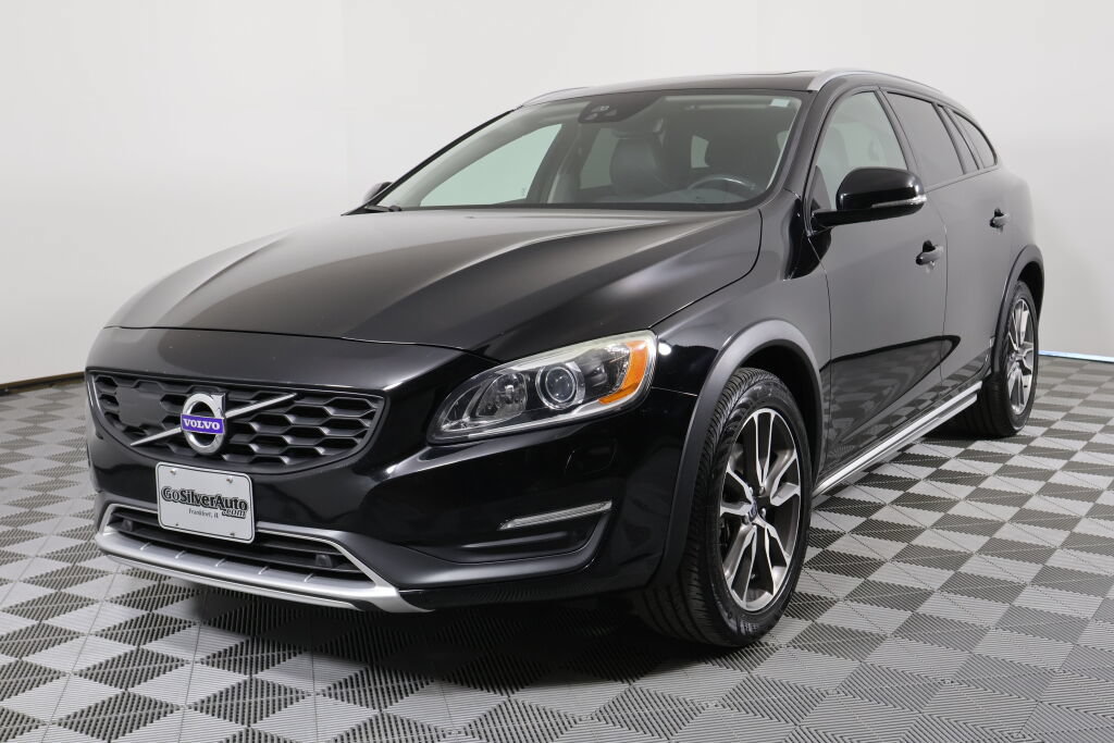 Used 2016 Volvo V60 T5 Cross Country Platinum AWD/4WD image 5
