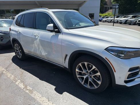 Used 2023 BMW X5 xDrive40i w/ Climate Comfort Package AWD/4WD image 2