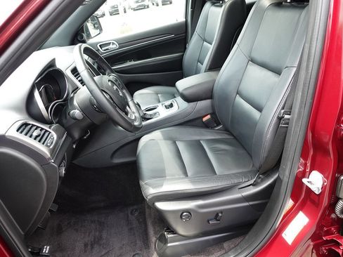 Used 2018 Jeep Grand Cherokee Limited AWD/4WD image 19