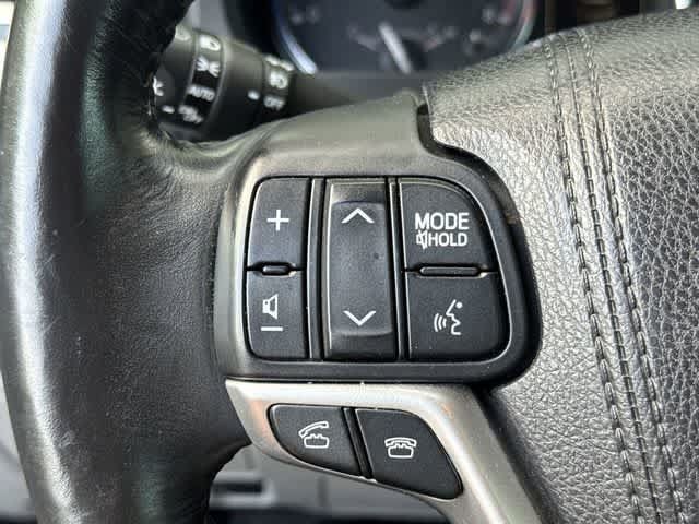 Used 2015 Toyota Highlander Limited Platinum FWD image 22