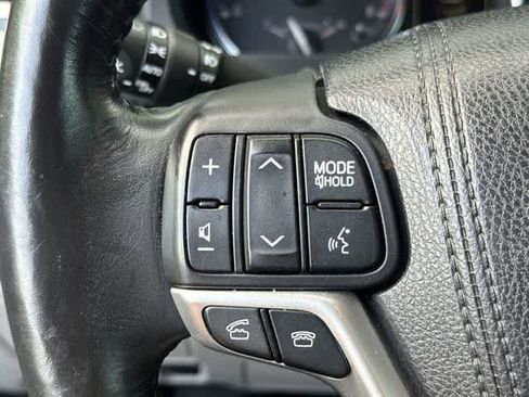 Used 2015 Toyota Highlander Limited Platinum FWD image 22