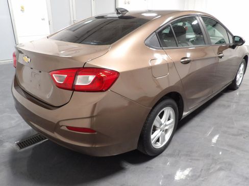 Used 2019 Chevrolet Cruze LS w/ LS Convenience Package image 4