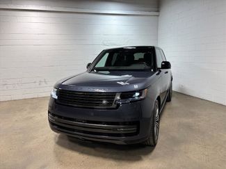 Used 2025 Land Rover Range Rover SE video 2
