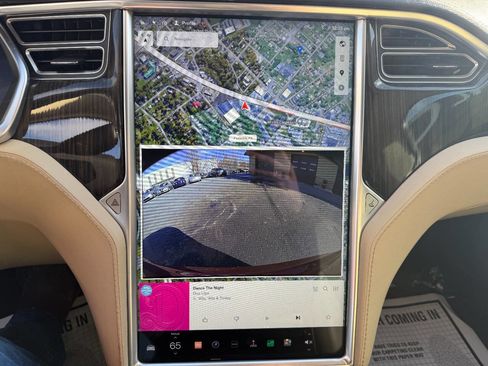 Used 2013 Tesla Model S Long Range image 22