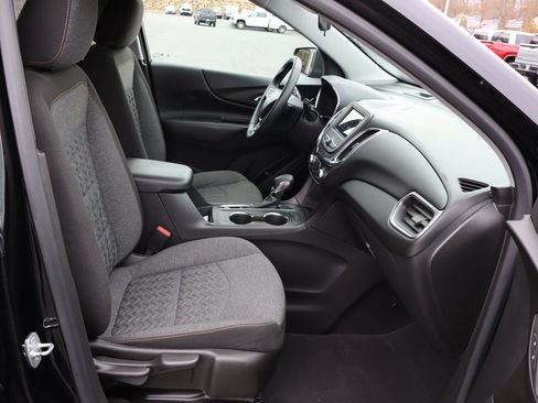 Used 2023 Chevrolet Equinox LT image 19