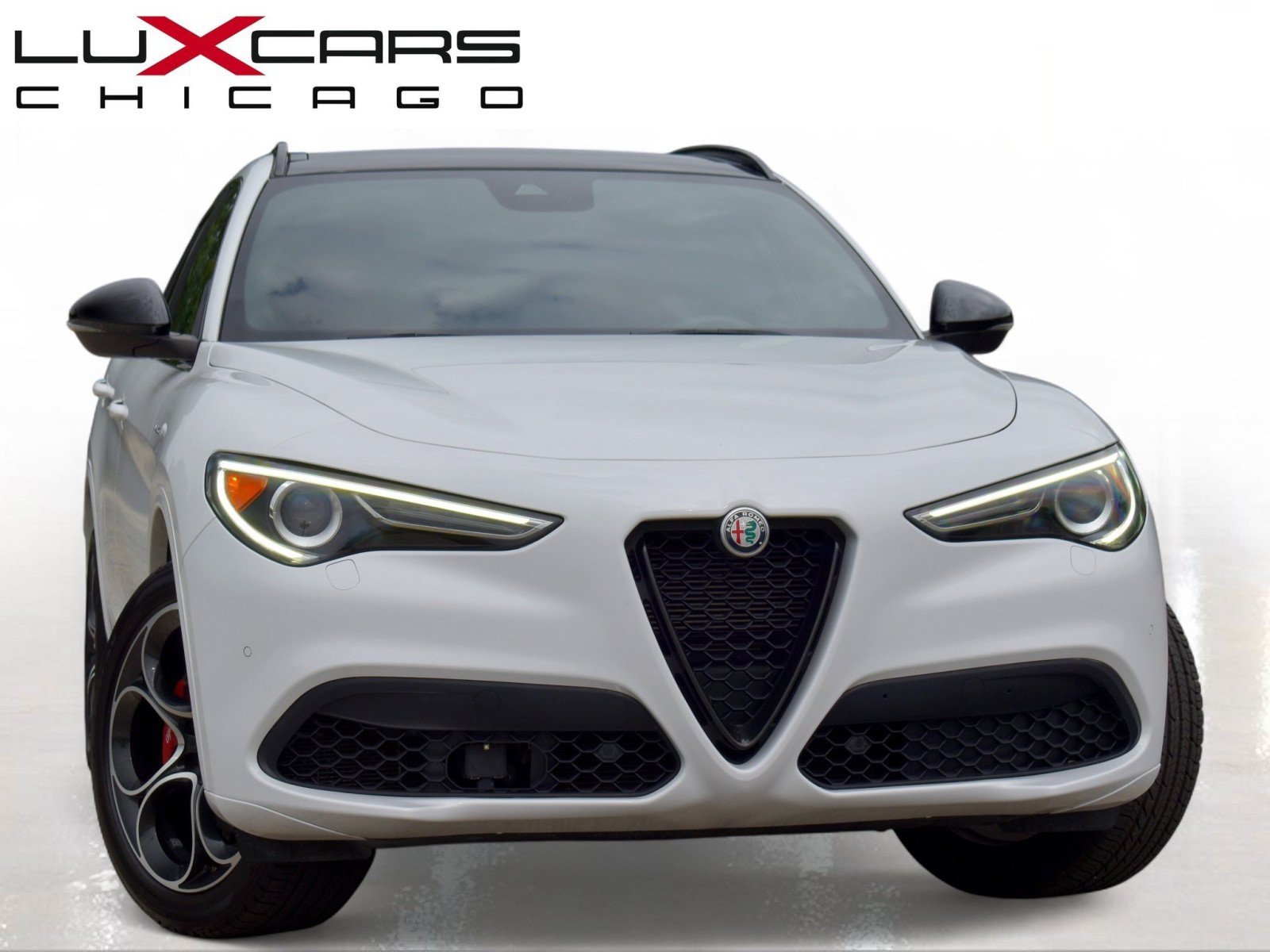 Used 2022 Alfa Romeo Stelvio Veloce AWD/4WD image 3