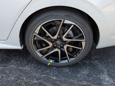 New 2025 Nissan Sentra SR image 21