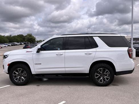 Used 2022 Chevrolet Tahoe Z71 w/ Z71 Off-Road Package AWD/4WD image 3