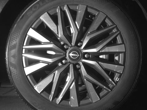 Used 2025 Nissan Altima 2.5 SV FWD image 13