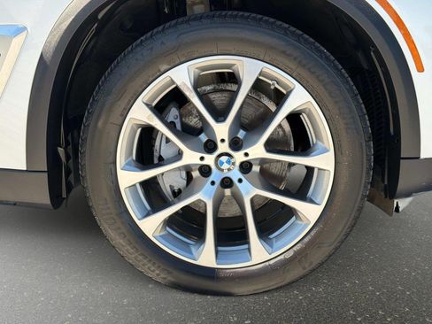 Used 2025 BMW X5 xDrive40i AWD/4WD image 12