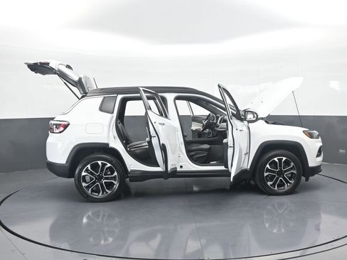 Used 2023 Jeep Compass Limited image 70