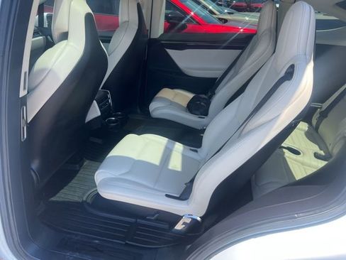 Used 2018 Tesla Model X AWD/4WD image 3