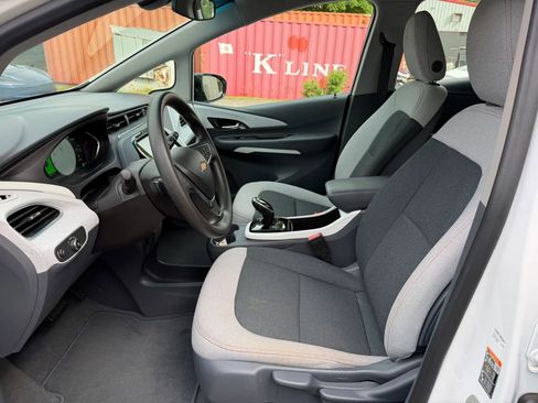 Used 2018 Chevrolet Bolt LT FWD image 17