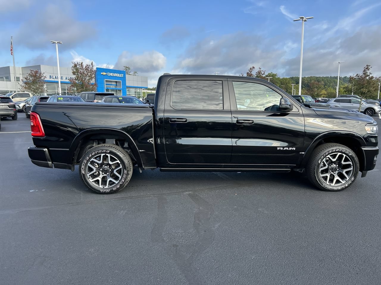 Used 2025 RAM 1500 Laramie AWD/4WD image 8