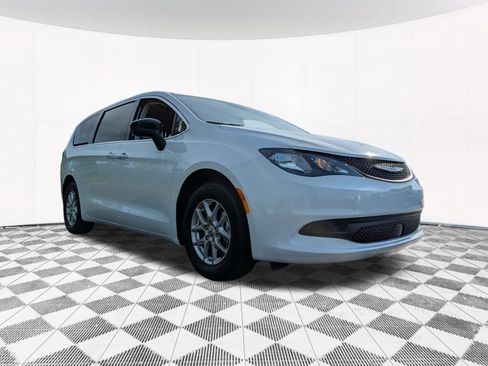 Used 2024 Chrysler Voyager LX FWD image 12