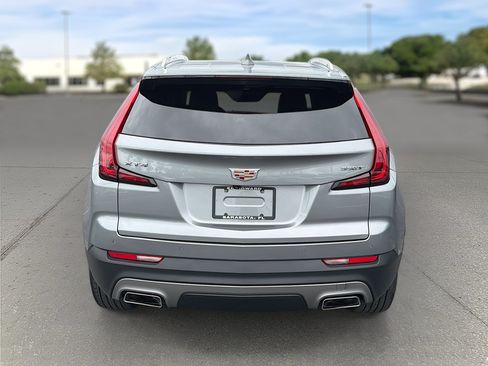 Used 2023 Cadillac XT4 Premium Luxury FWD image 6