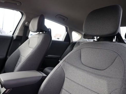 Certified 2025 Kia K4 EX image 19