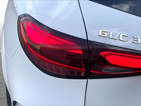 Used 2025 Mercedes-Benz GLC 300 image 25