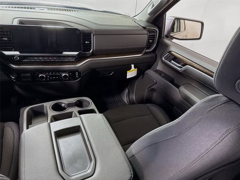 New 2026 GMC Sierra 1500 Elevation image 16