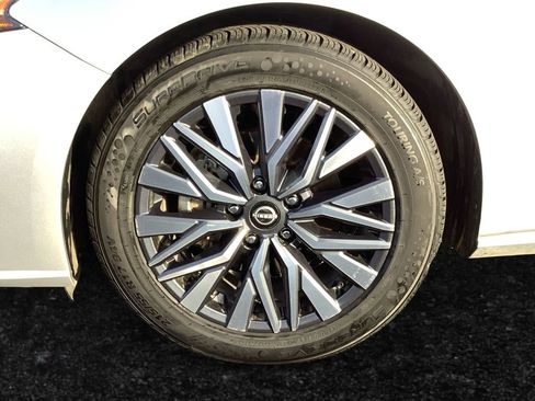 Used 2024 Nissan Altima 2.5 SV image 25