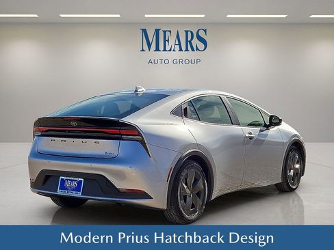 Used 2024 Toyota Prius LE image 6