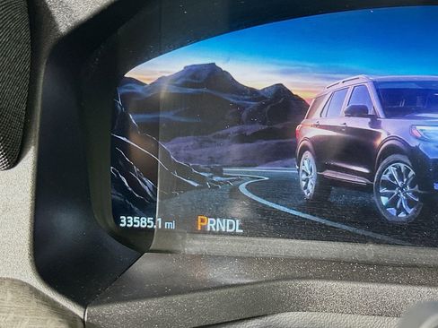 Used 2025 Ford Explorer Platinum w/ LUX Leather Package AWD/4WD image 19