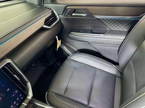 Used 2024 GMC Acadia Denali w/ LPO, Floor Liner Package AWD/4WD image 22