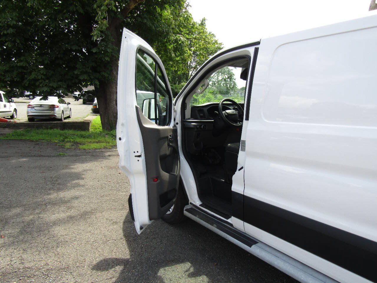 Used 2024 Ford Transit 250 Low Roof w/ Exterior Upgrade Package RWD image 21