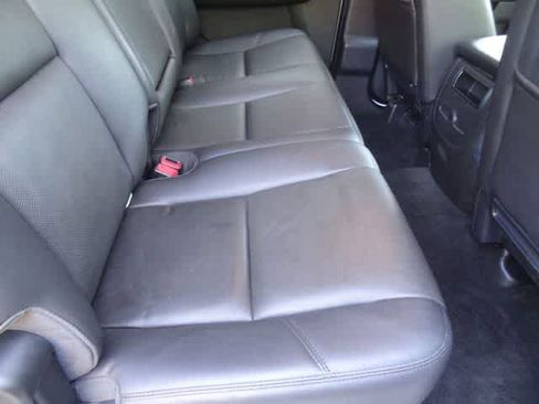 Used 2014 GMC Sierra 2500 Denali w/ Suspension Package, Off-Road AWD/4WD image 8