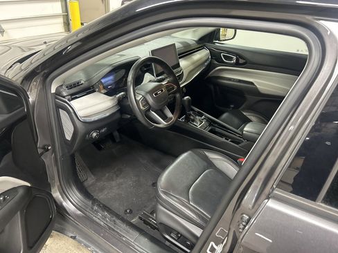 Used 2022 Jeep Compass Limited image 6