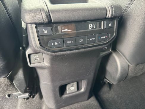 Used 2024 Toyota Grand Highlander AWD image 20
