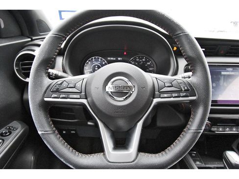 Certified 2021 Nissan Kicks SR image 9
