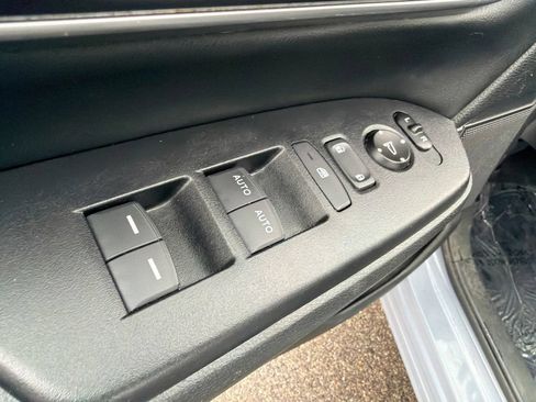 Used 2021 Honda CR-V EX-L image 17