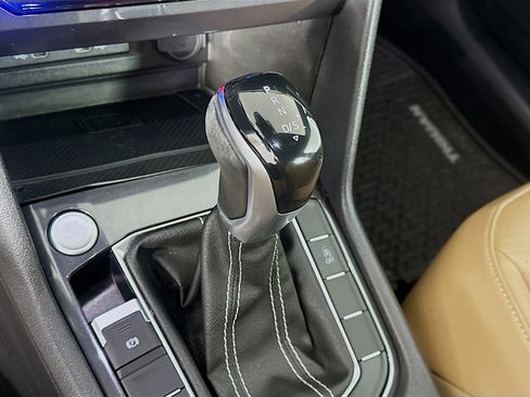 Used 2023 Volkswagen Tiguan SE image 23