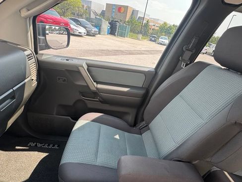 Used 2006 Nissan Titan SE AWD/4WD image 17
