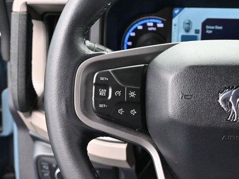 Used 2022 Ford Bronco Wildtrak image 16