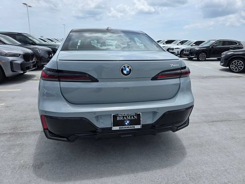 New 2026 BMW 740i w/ Premium Package RWD image 5