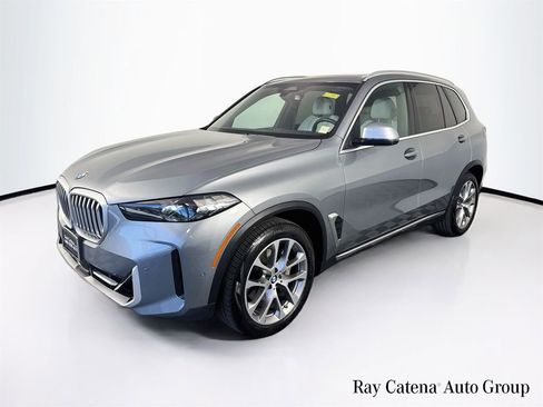 Used 2024 BMW X5 xDrive40i w/ Parking Assistance Package AWD/4WD image 3