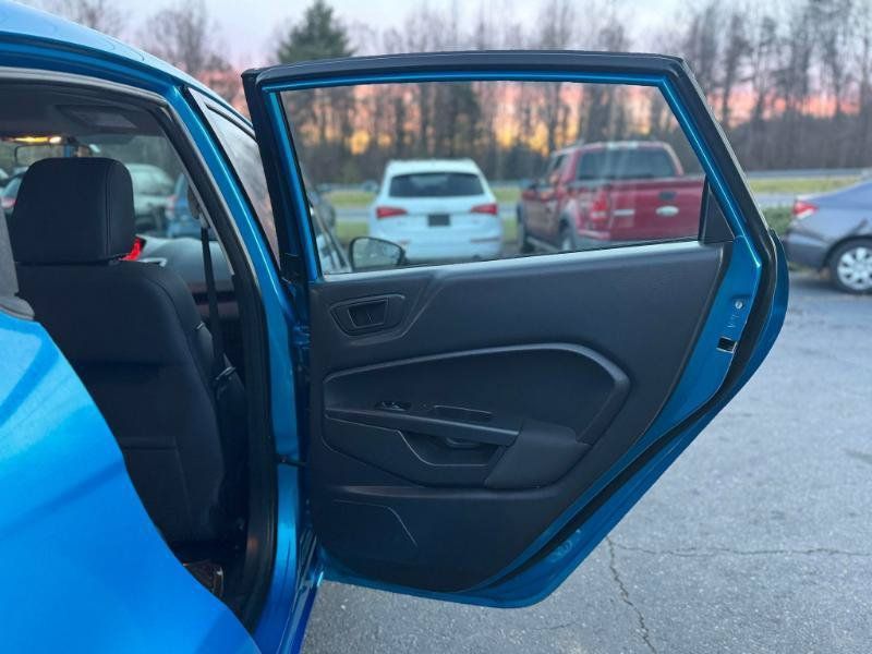Used 2012 Ford Fiesta SE FWD image 15