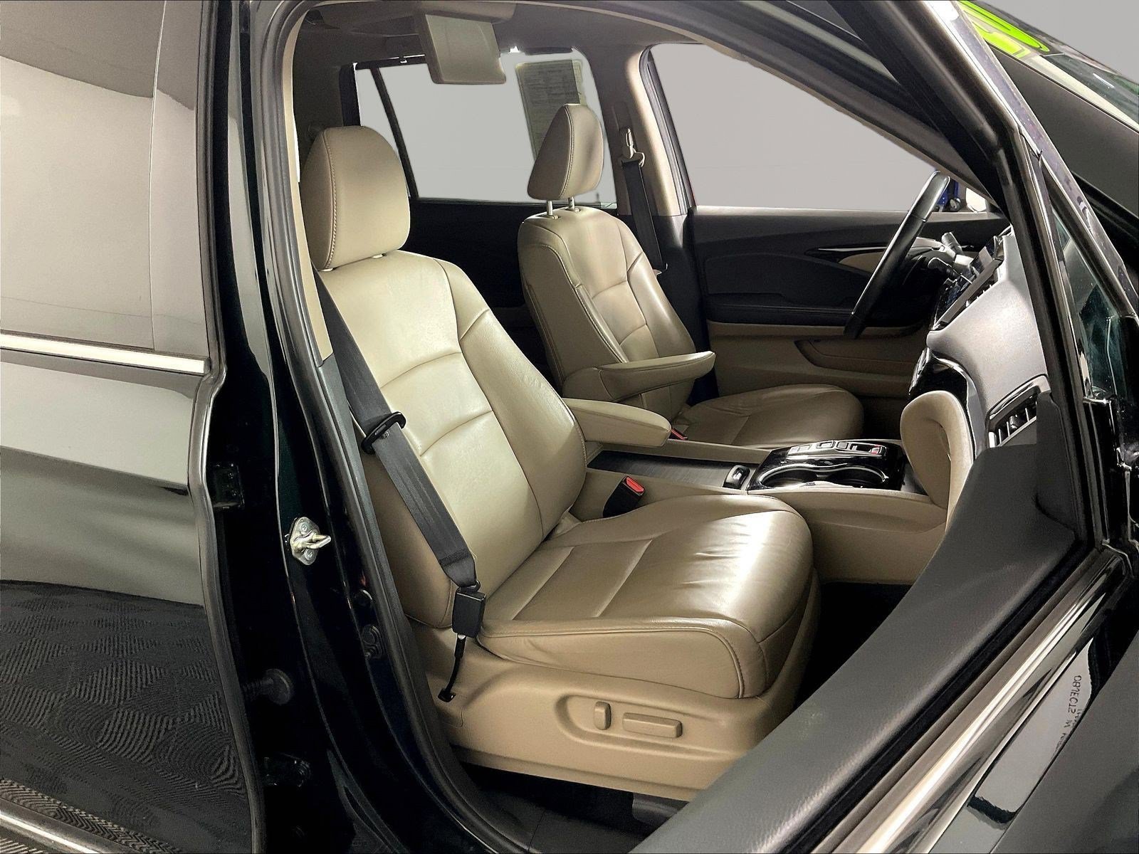 Used 2020 Honda Pilot Touring image 30
