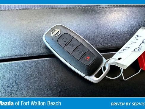 Used 2023 Nissan Rogue SV FWD image 36