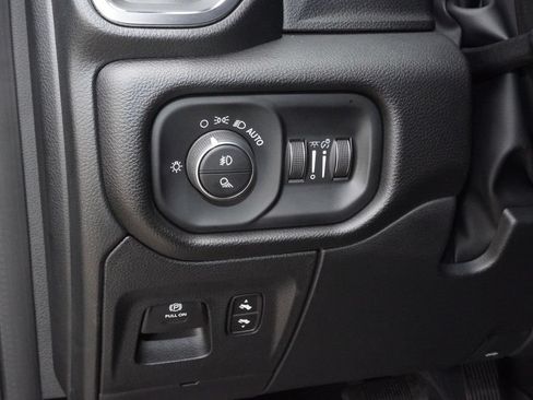 Used 2025 RAM 1500 Laramie w/ Sport Appearance Package AWD/4WD image 28