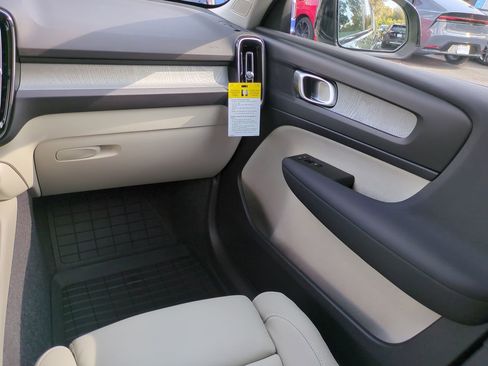 New 2026 Volvo XC40 B5 Plus w/ Protection Package Premier image 15