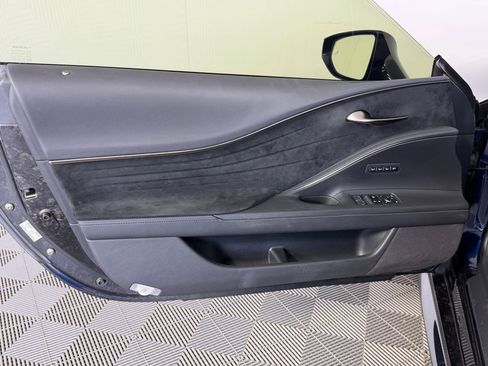 Used 2018 Lexus LC 500 Coupe w/ Sport Package image 22