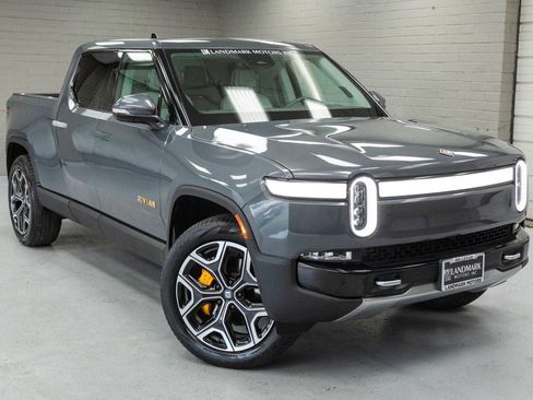 Used 2022 Rivian R1T Adventure image 8