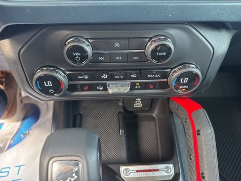 New 2026 Ford Bronco Heritage Edition AWD/4WD image 17