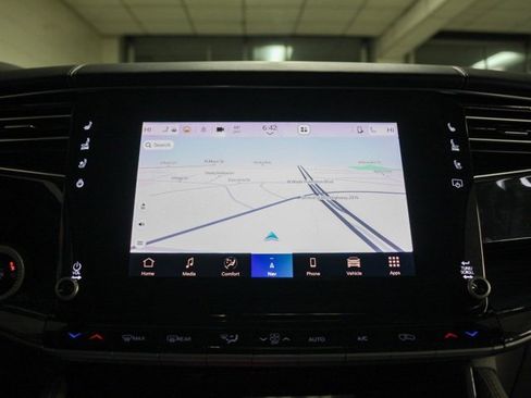 Used 2022 Jeep Wagoneer Series II w/ Premium Group I image 16