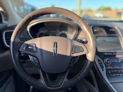 Used 2018 Lincoln MKX Reserve w/ Lincoln MKX Climate Package image 22