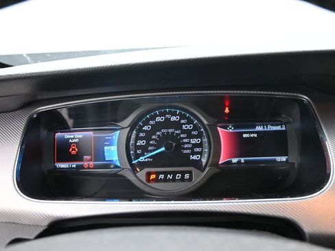 Used 2017 Ford Taurus SHO image 27